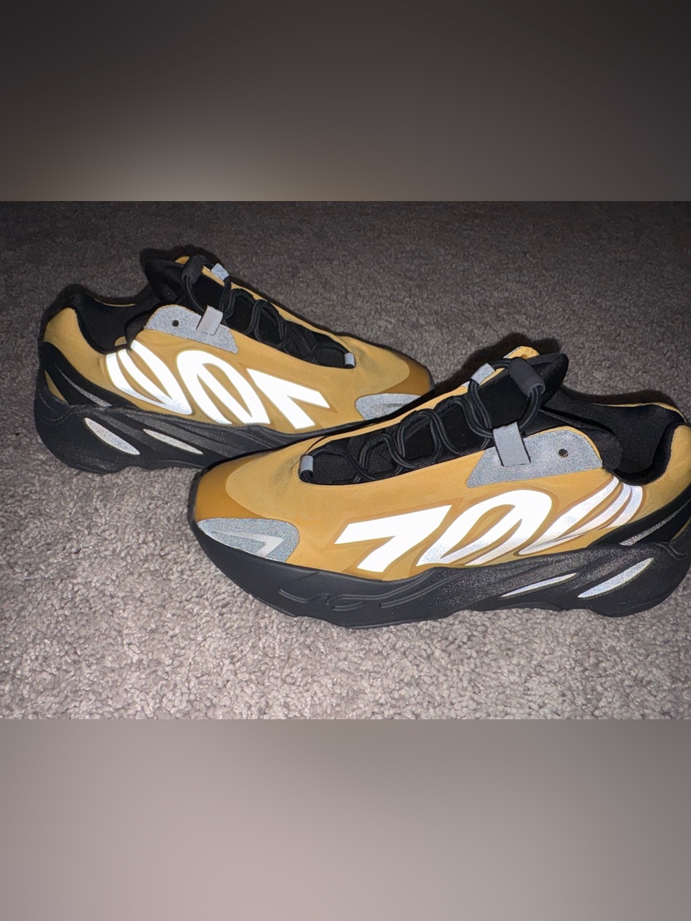 Yezzy boost 700